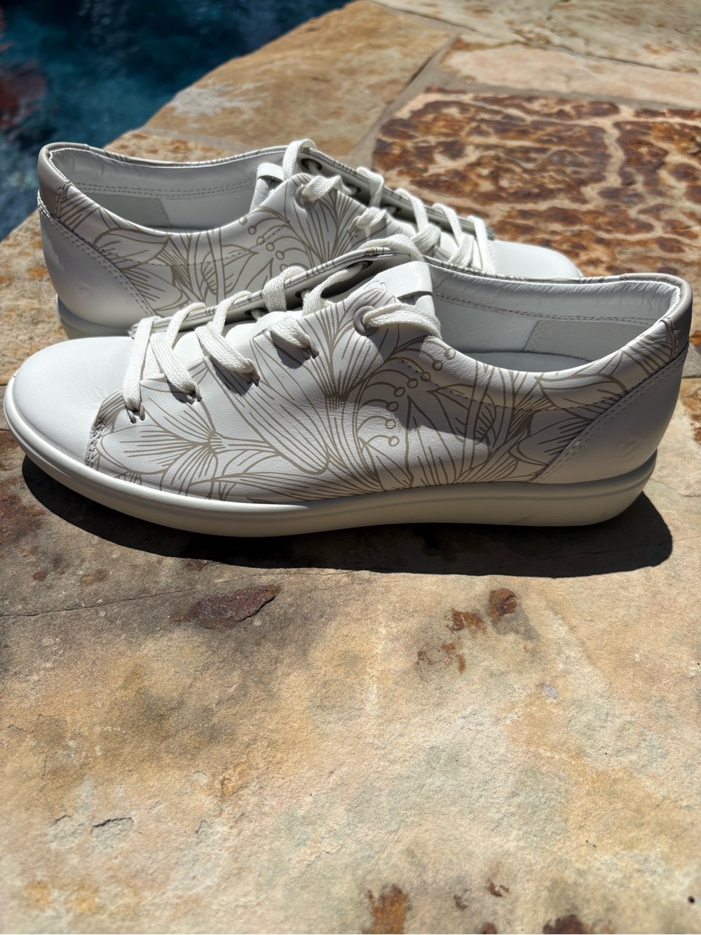 ECCO Soft 7 in Leather Sneaker White Floral with Taupe Pattern US Size 8/8.5